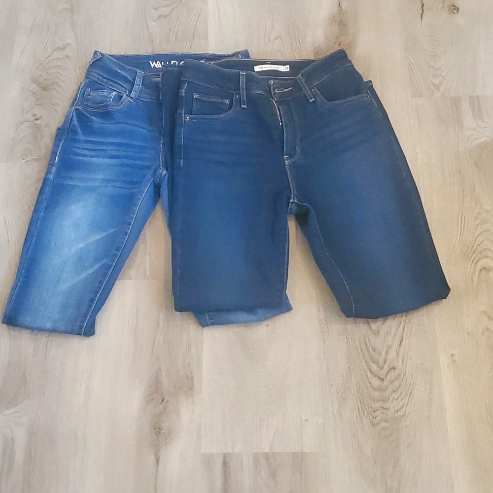 Women Levis and Walflower Blue jeans size 0 bundle 2 pair